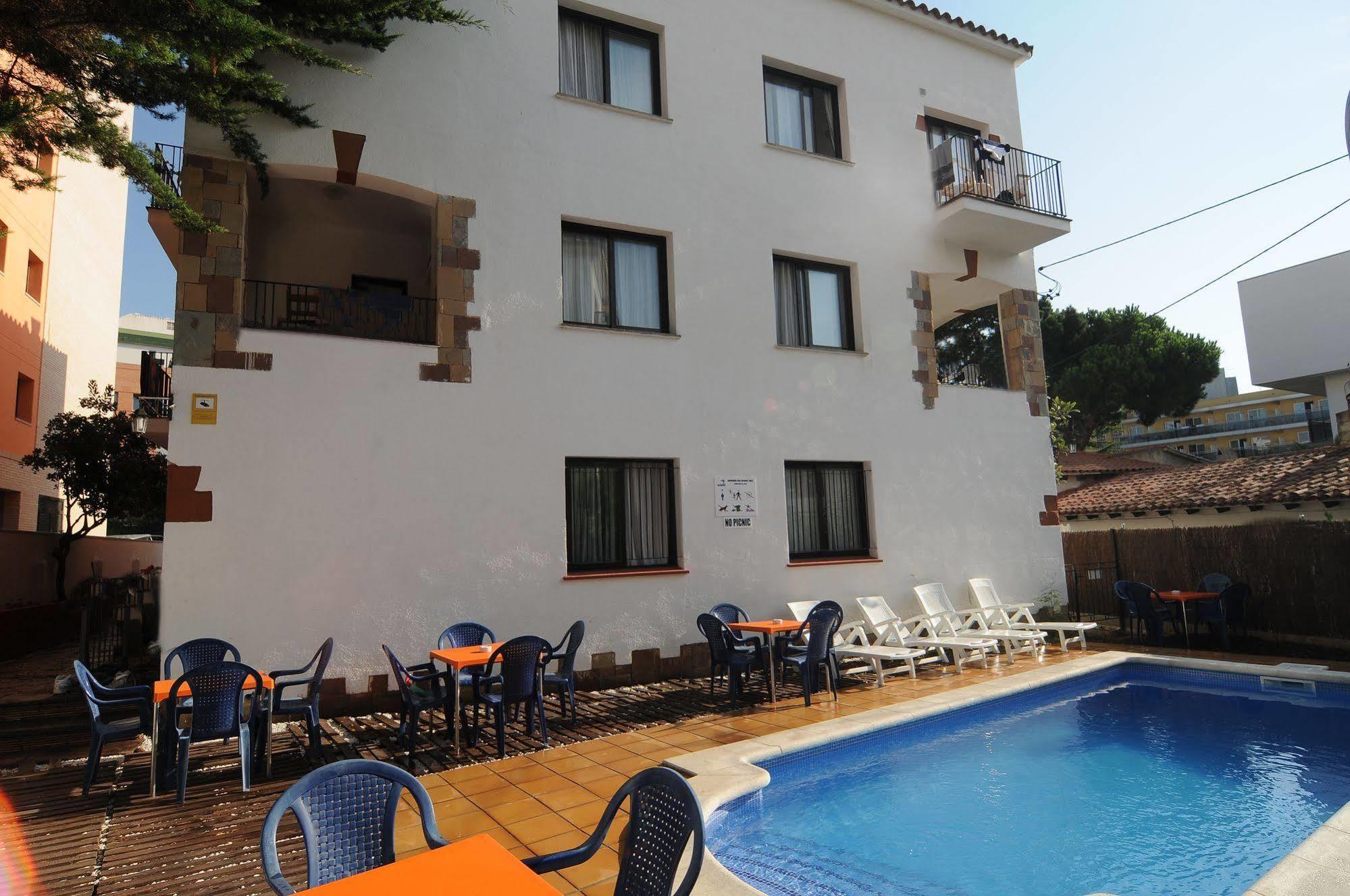 Apartamentos Ar Caribe Льорет-де-Мар Экстерьер фото