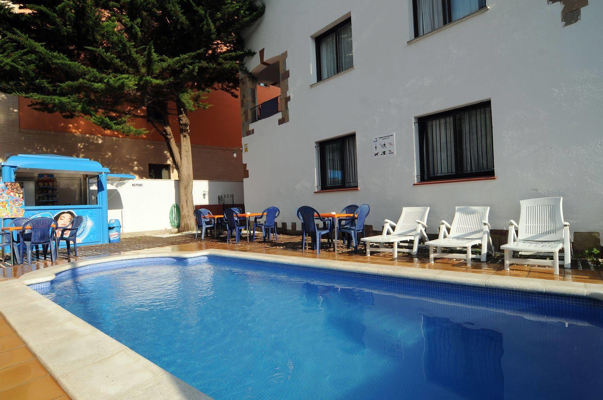 Apartamentos Ar Caribe Льорет-де-Мар Экстерьер фото