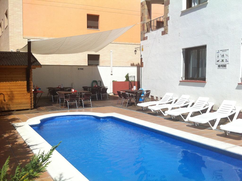 Apartamentos Ar Caribe Льорет-де-Мар Экстерьер фото